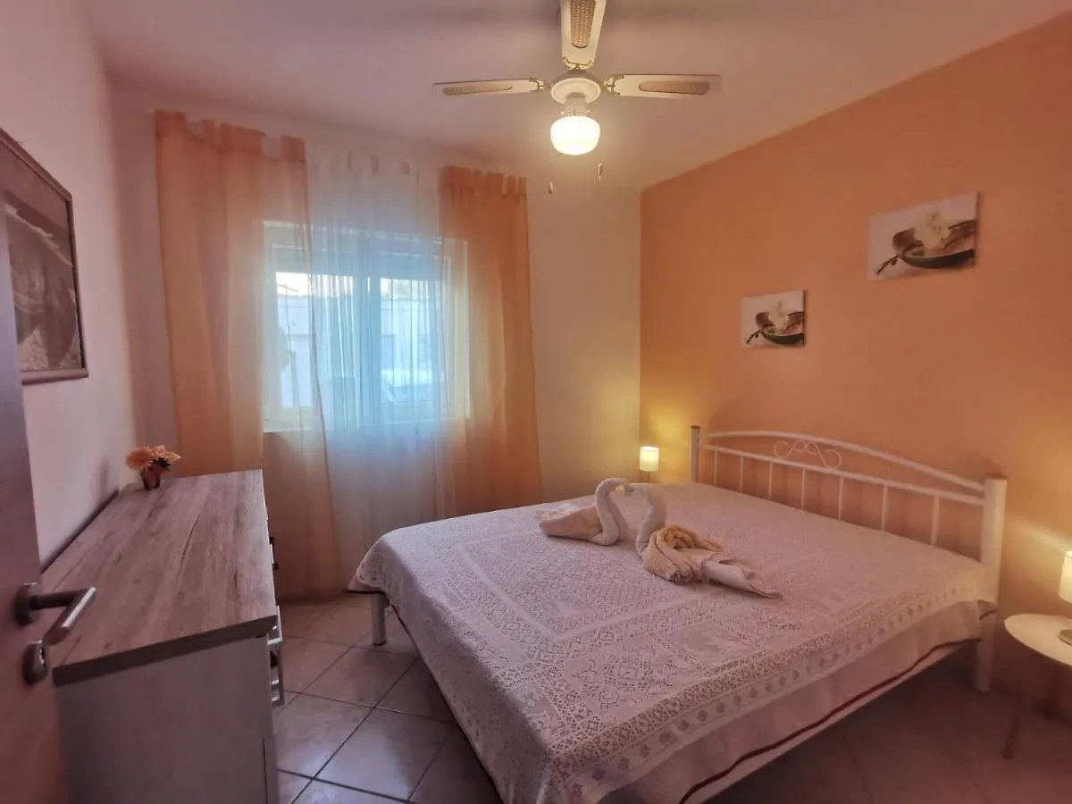 Apartments With A Swimming Pool Punat, Krk - 5378  Punat
